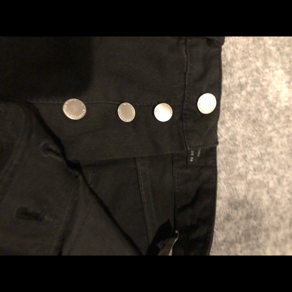 Stradivarius black mini skirt - Picture 2 of 3